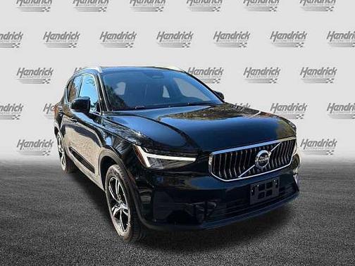 2025 Volvo XC40 Plus