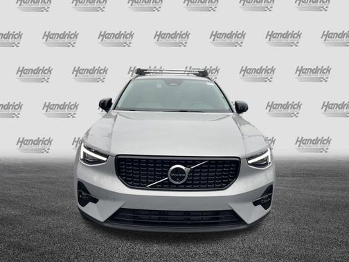2025 Volvo XC40 Ultra Dark Theme