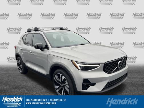 2025 Volvo XC40 Ultra Dark Theme