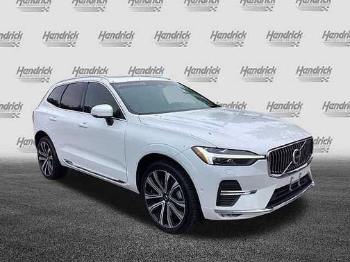 2023 Volvo XC60 Ultimate Bright Theme