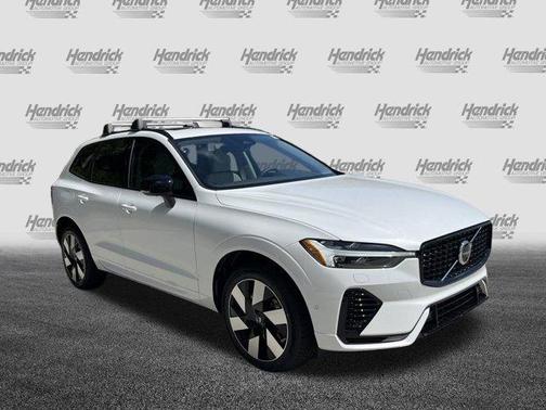 2025 Volvo XC60 Plug-In Hybrid T8 Plus