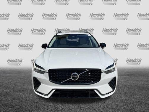 2025 Volvo XC60 Plug-In Hybrid T8 Plus