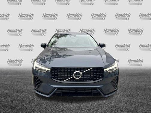 2025 Volvo XC60 Plug-In Hybrid T8 Plus