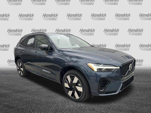 2025 Volvo XC60 Plug-In Hybrid T8 Plus