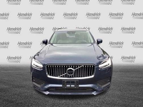 2022 Volvo XC90 Momentum