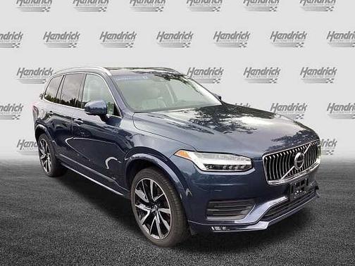 2022 Volvo XC90 Momentum