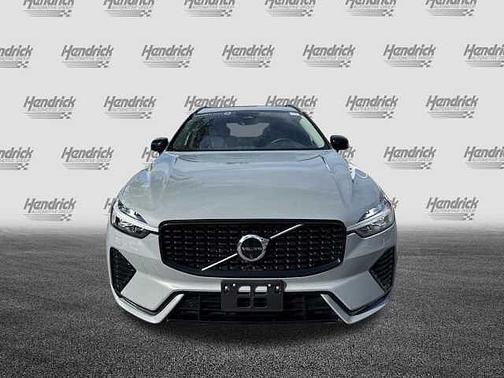 2025 Volvo XC60 Plus