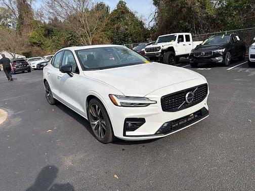 2025 Volvo S60 Plus