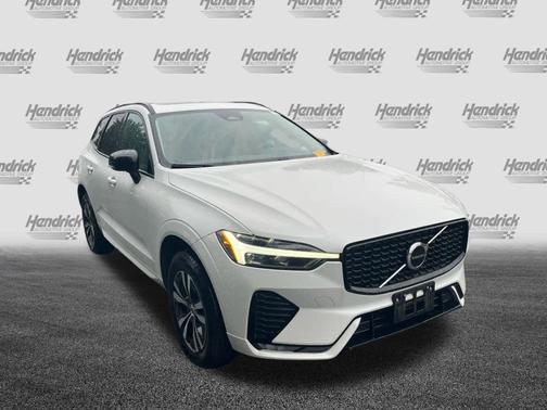 2025 Volvo XC60 Core