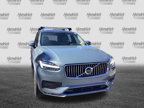 2022 Volvo XC90 Momentum