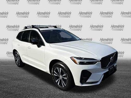 Crystal White 2024 Volvo XC60 Core
