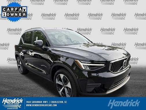 Onyx Black 2025 Volvo XC40 Core