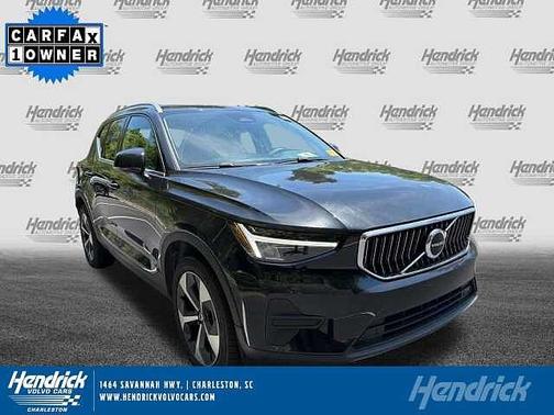Onyx Black 2025 Volvo XC40 Core