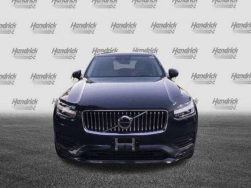 2022 Volvo XC90 Momentum