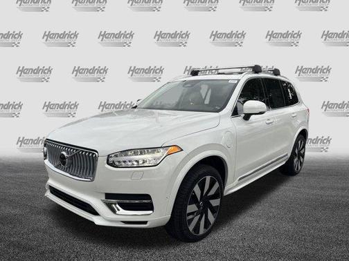 2025 Volvo XC90 Plug-In Hybrid T8 Plus 7-Seater