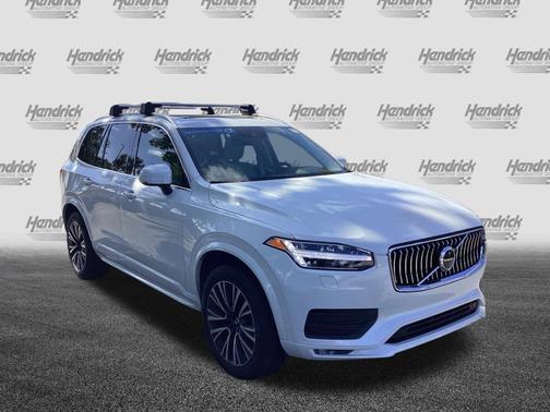 2022 Volvo XC90 Momentum