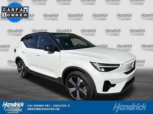 Crystal White 2023 Volvo XC40 Plus