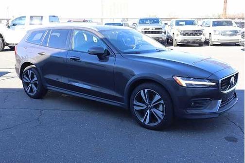 2025 Volvo V60 Cross Country Plus