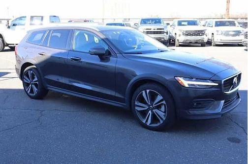 2025 Volvo V60 Cross Country Plus