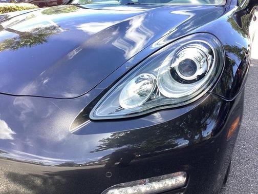 2011 Porsche Panamera 4