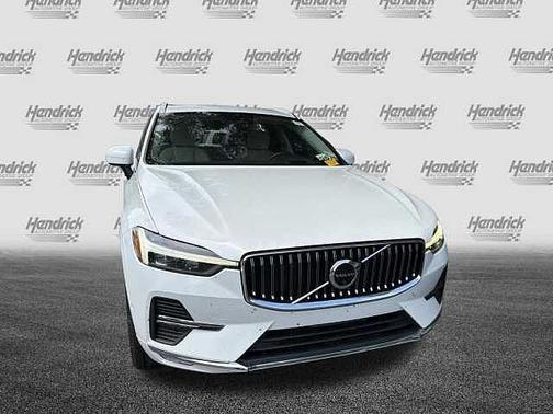 Crystal White 2023 Volvo XC60 Ultimate Bright Theme