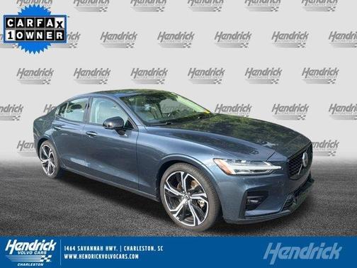 2024 Volvo S60 B5 Plus Dark Theme