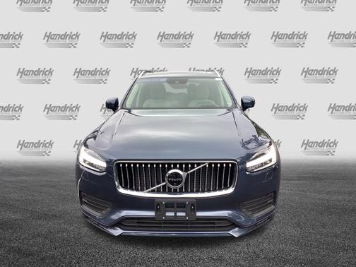2022 Volvo XC90 Momentum