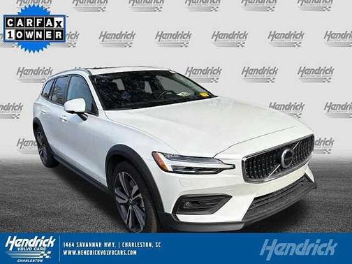 2025 Volvo V60 Cross Country Plus