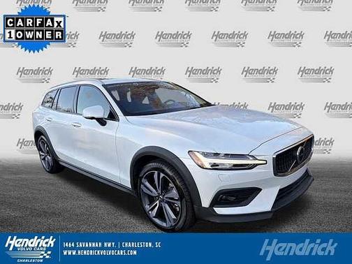 2025 Volvo V60 Cross Country Plus