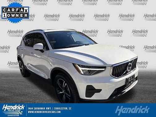 2025 Volvo XC40 Core