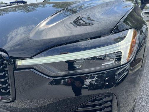 2025 Volvo XC60 Plug-In Hybrid T8 Plus