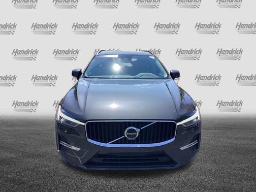 2022 Volvo XC60 Momentum