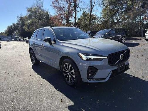 2025 Volvo XC60 Plus