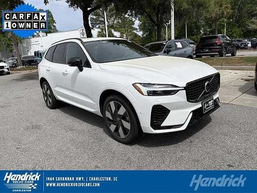 Crystal White 2024 Volvo XC60 Plus