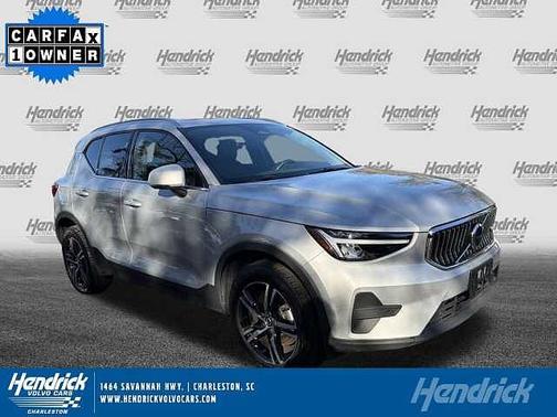 2025 Volvo XC40 Core