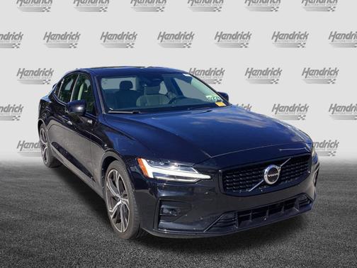 2024 Volvo S60 Plus Dark Theme