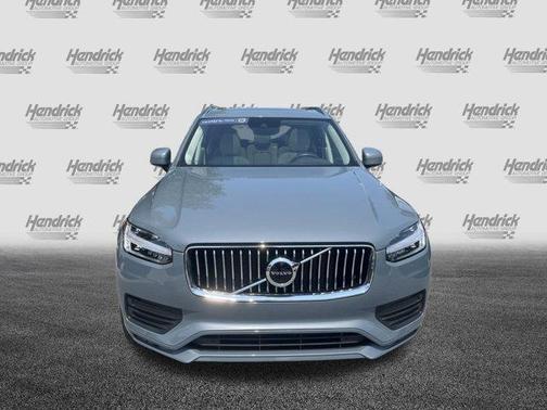 2022 Volvo XC90 T5 Momentum 7 Passenger