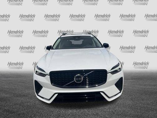 2025 Volvo XC60 Plug-In Hybrid T8 Plus
