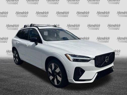 2025 Volvo XC60 Plug-In Hybrid T8 Plus