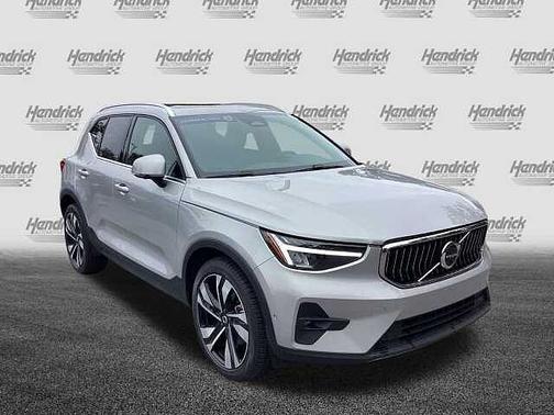 2025 Volvo XC40 Plus