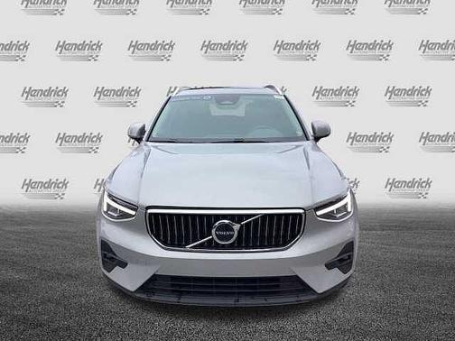 2025 Volvo XC40 Plus