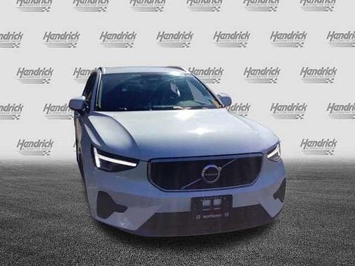 2023 Volvo XC40 Core