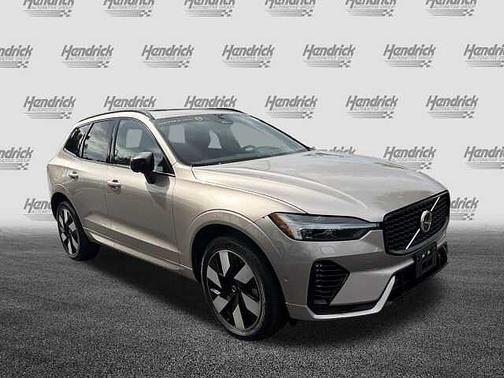 Bright Dusk Metallic 2024 Volvo XC60 Recharge Plug-In Hybrid Plus Dark Theme