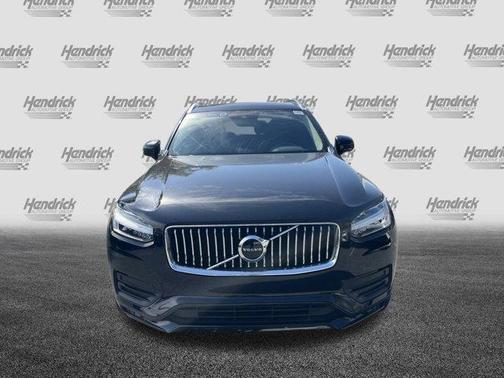 2022 Volvo XC90 T5 Momentum 7 Passenger