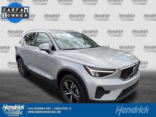 2025 Volvo XC40 Core