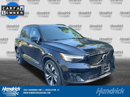 2025 Volvo XC40 Plus Dark Theme