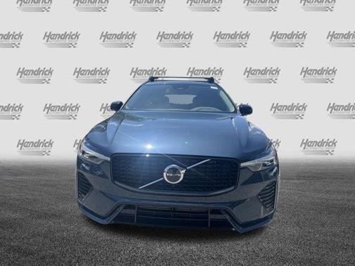 2024 Volvo XC60 Recharge Plug-In Hybrid T8 Core Dark Theme