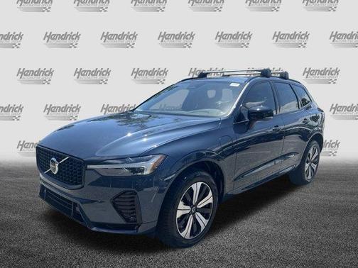 2024 Volvo XC60 Recharge Plug-In Hybrid T8 Core Dark Theme