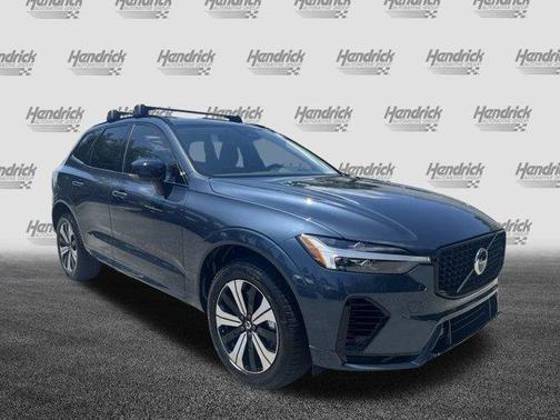 2024 Volvo XC60 Recharge Plug-In Hybrid T8 Core Dark Theme