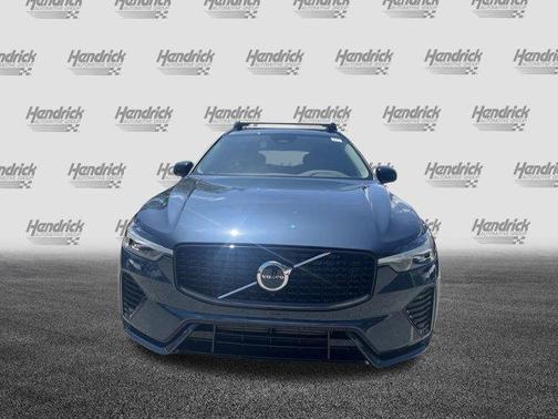 2024 Volvo XC60 Recharge Plug-In Hybrid T8 Core Dark Theme